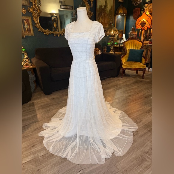 Adrianna Papell Dresses & Skirts - Adrianna Papell Platinum Bridal Gown – Style 39002 | Beaded Tulle Wedding Dress
